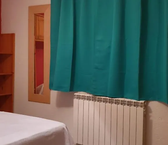 Casa Con Encanto Mitos * Pelayos del Arroyo