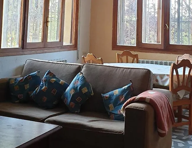 Casa Con Encanto Mitos * Pelayos del Arroyo